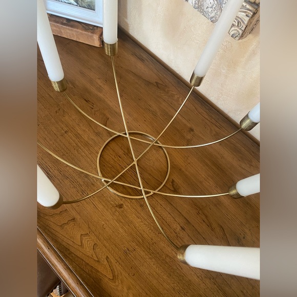 8 prong brass candle stick holder. Rare large size comes with candles. - Picture 3 of 3